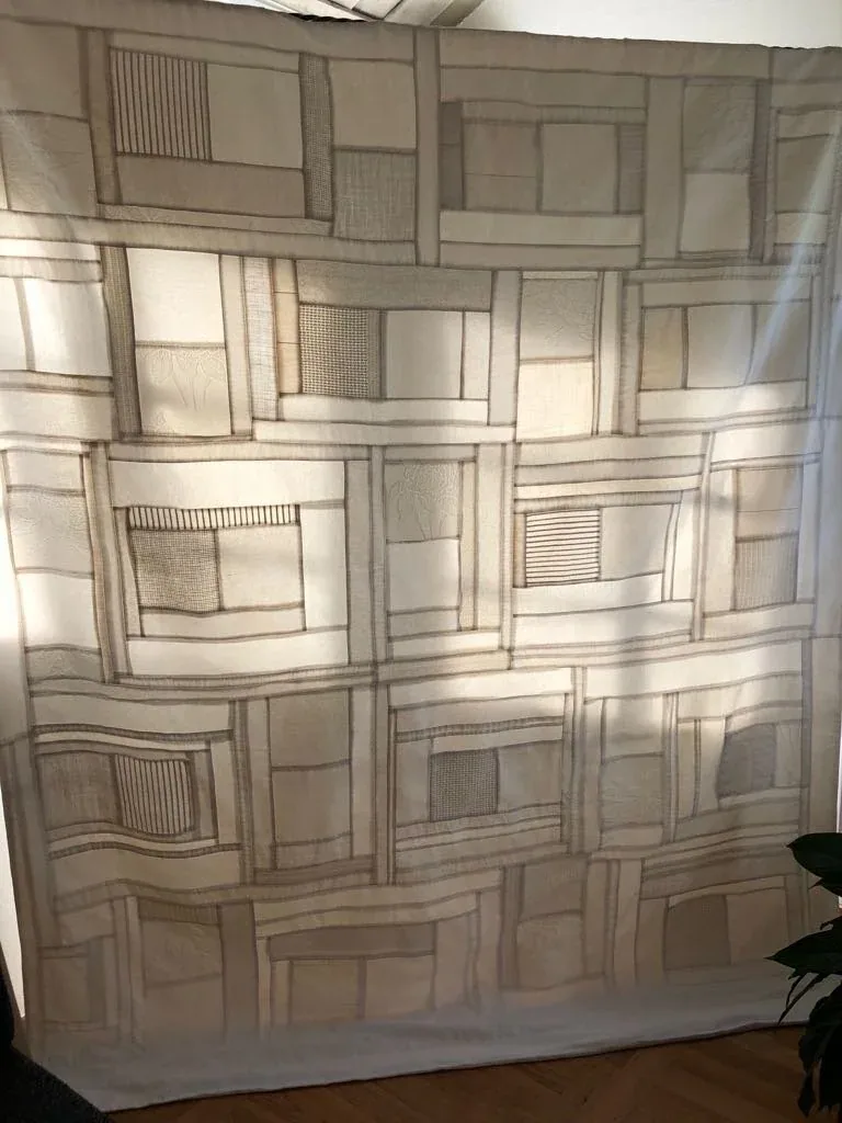 9. JAPANESE WINDOWS   195 x 230 cm